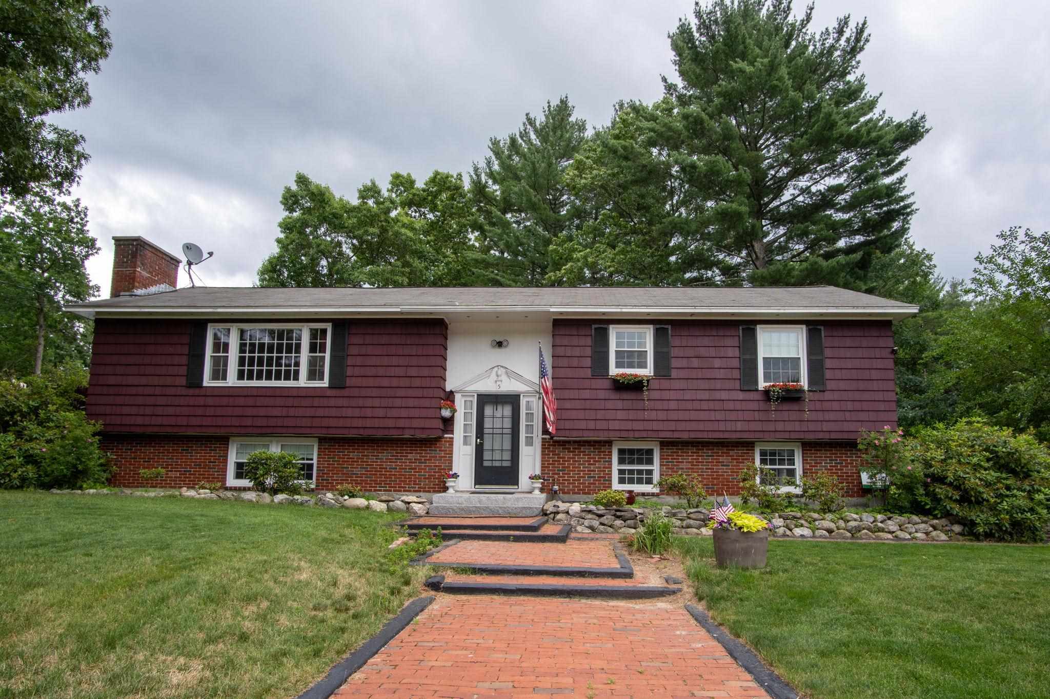 5 Cardinal Drive Hudson, NH 03051 - Photo 2 of 32 Gallery Image 2