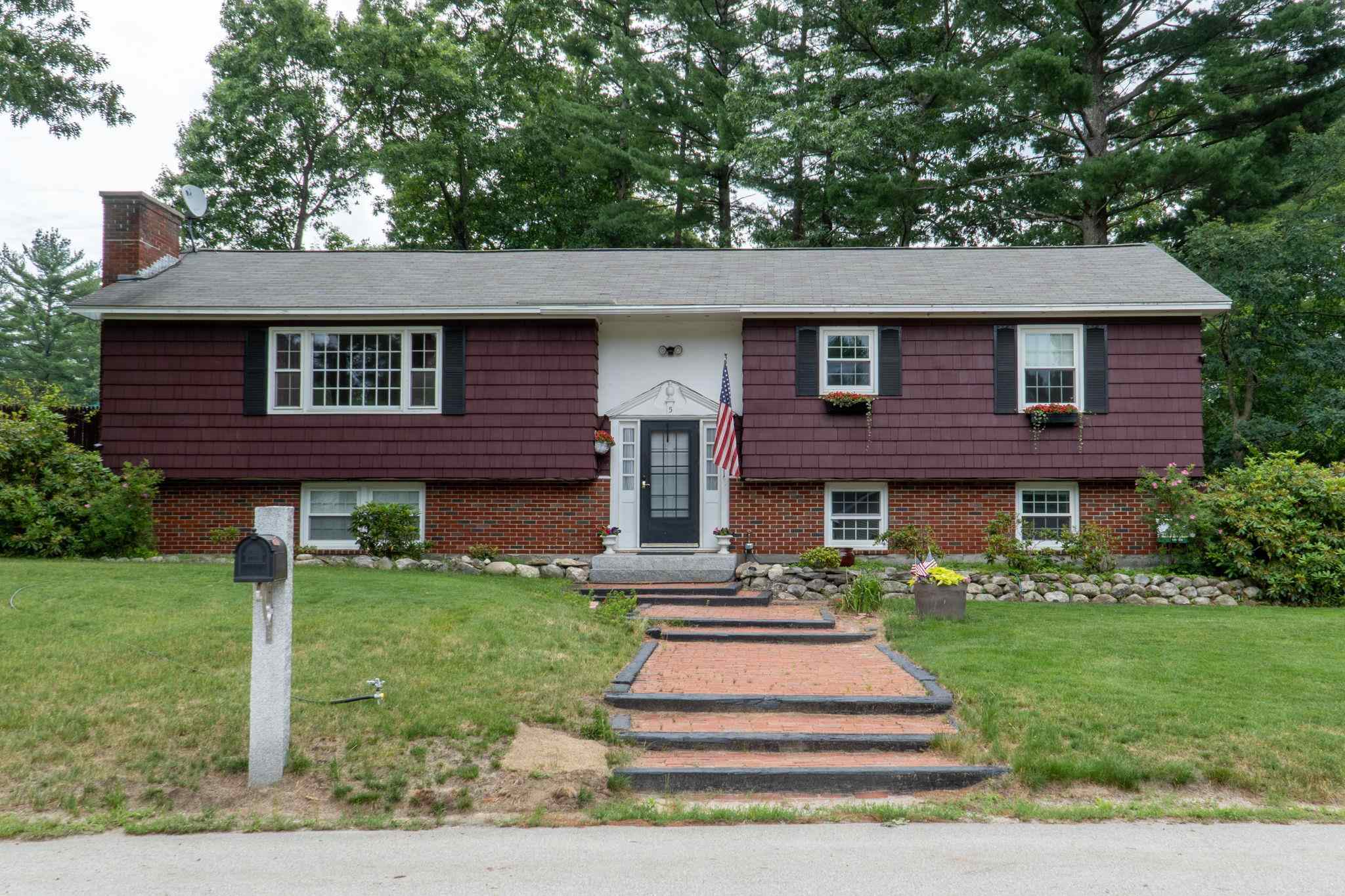 5 Cardinal Drive Hudson, NH 03051 - Photo 3 of 32 Gallery Image 3