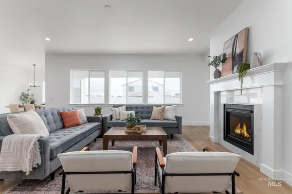 $624,000 | 8569 South Silver Smog Way, Meridian, ID 83642