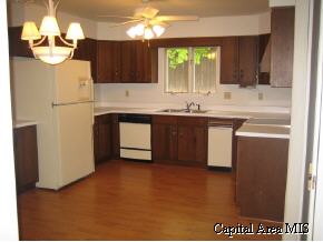 2201 West Washington Place-unit 17 Springfield, IL 62702 - Photo 2 of 7 Gallery Image 2
