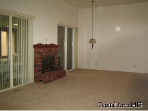 2201 West Washington Place-unit 17 Springfield, IL 62702 - Photo 3 of 7 Gallery Image 3
