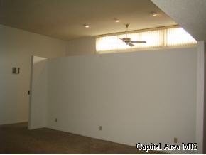 2201 West Washington Place-unit 17 Springfield, IL 62702 - Photo 6 of 7 Gallery Image 6