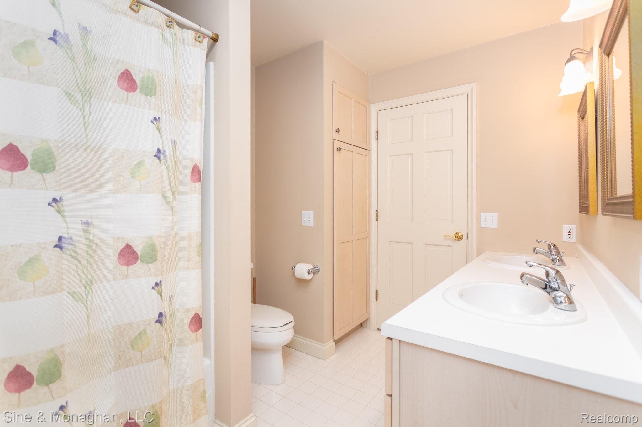 77 Muir Road Grosse Pointe, MI 48236 - Photo 25 of 43 34.jpg
