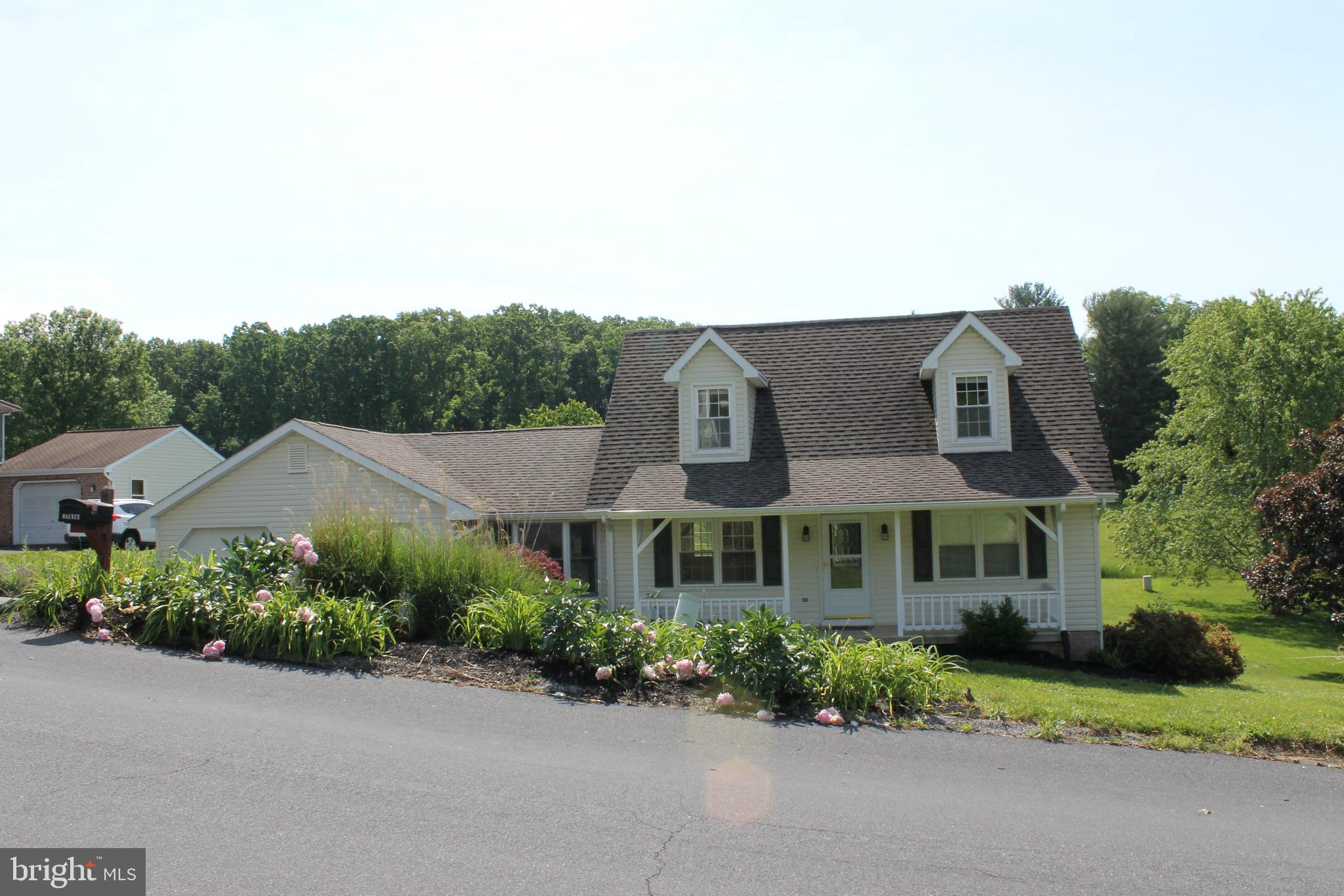418 Bellevue Road Red Lion, PA 17356 - Photo 2 of 49 Gallery Image 2