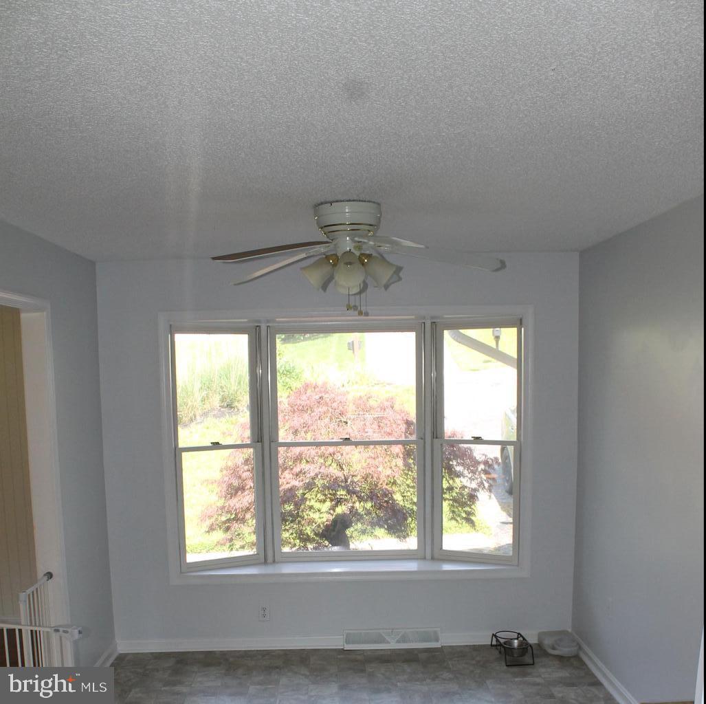 418 Bellevue Road Red Lion, PA 17356 - Photo 23 of 49 Eat-in-Kitchen