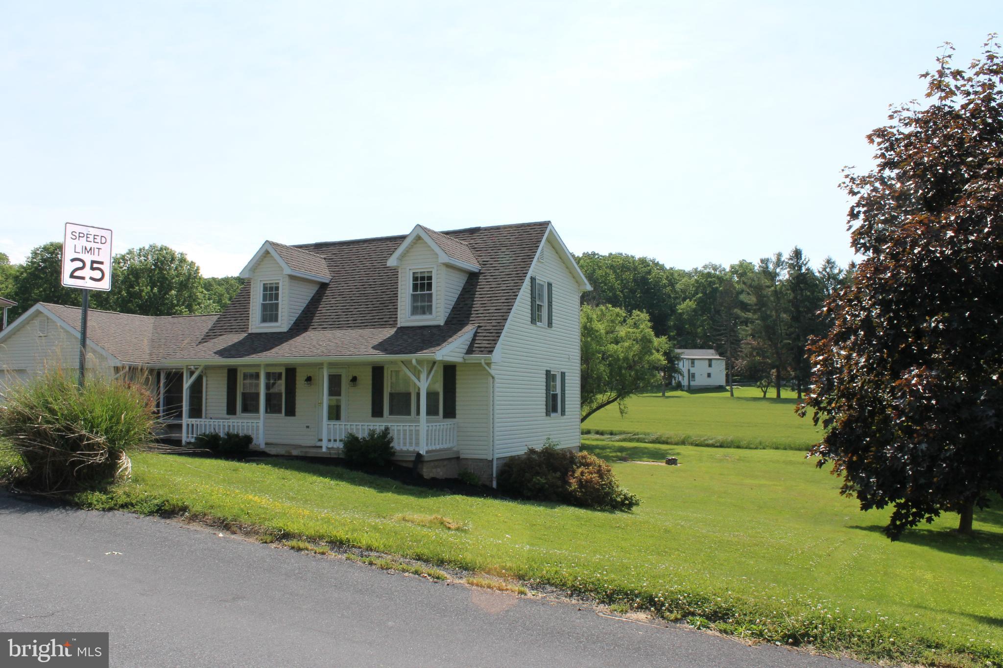 418 Bellevue Road Red Lion, PA 17356 - Photo 4 of 49 Gallery Image 4
