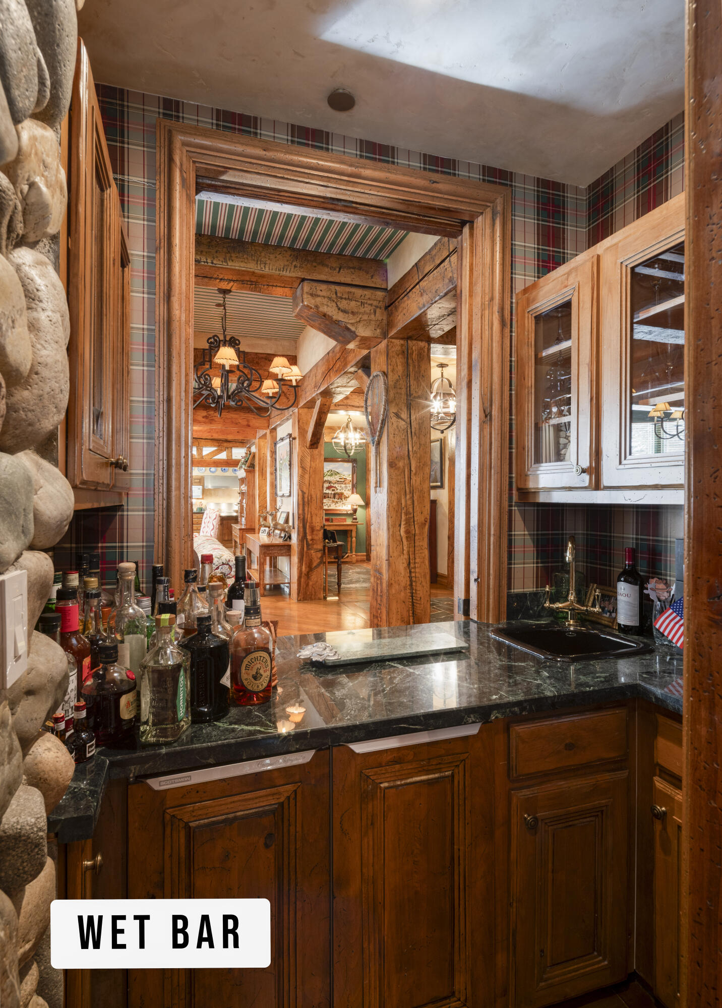 310 Manchester Court Ketchum, ID 83340 - Photo 12 of 31 Wet Bar