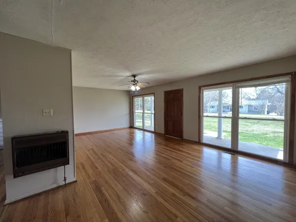 $1,650 | 207 North Mulberry Street, Cornersville, TN 37047