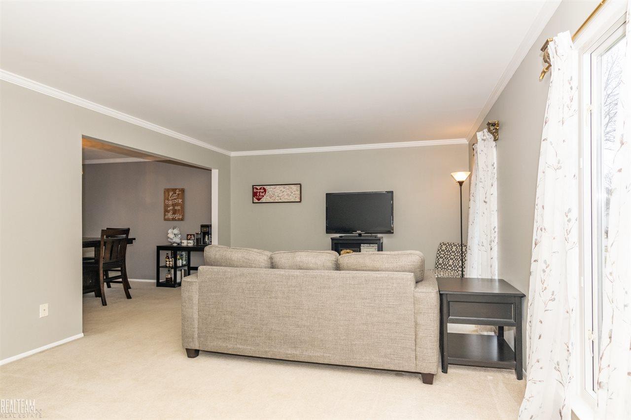 36197 Fredericksburg Road Farmington, MI 48331 - Photo 4 of 40 50011882-3.JPG