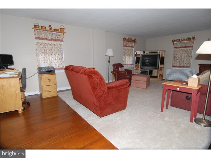 66 Blankenbiller Road Temple, PA 19560 - Photo 4 of 24 Living Room