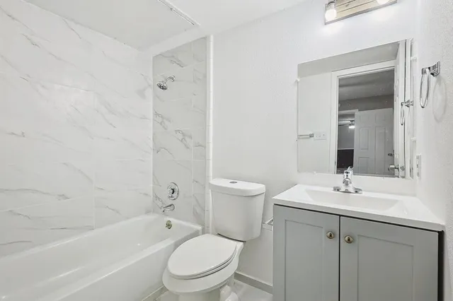 $1,225 | 9805 Walnut Street, Unit 201, Dallas, TX 75243