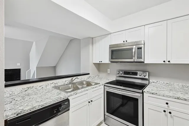 $1,225 | 9805 Walnut Street, Unit 201, Dallas, TX 75243