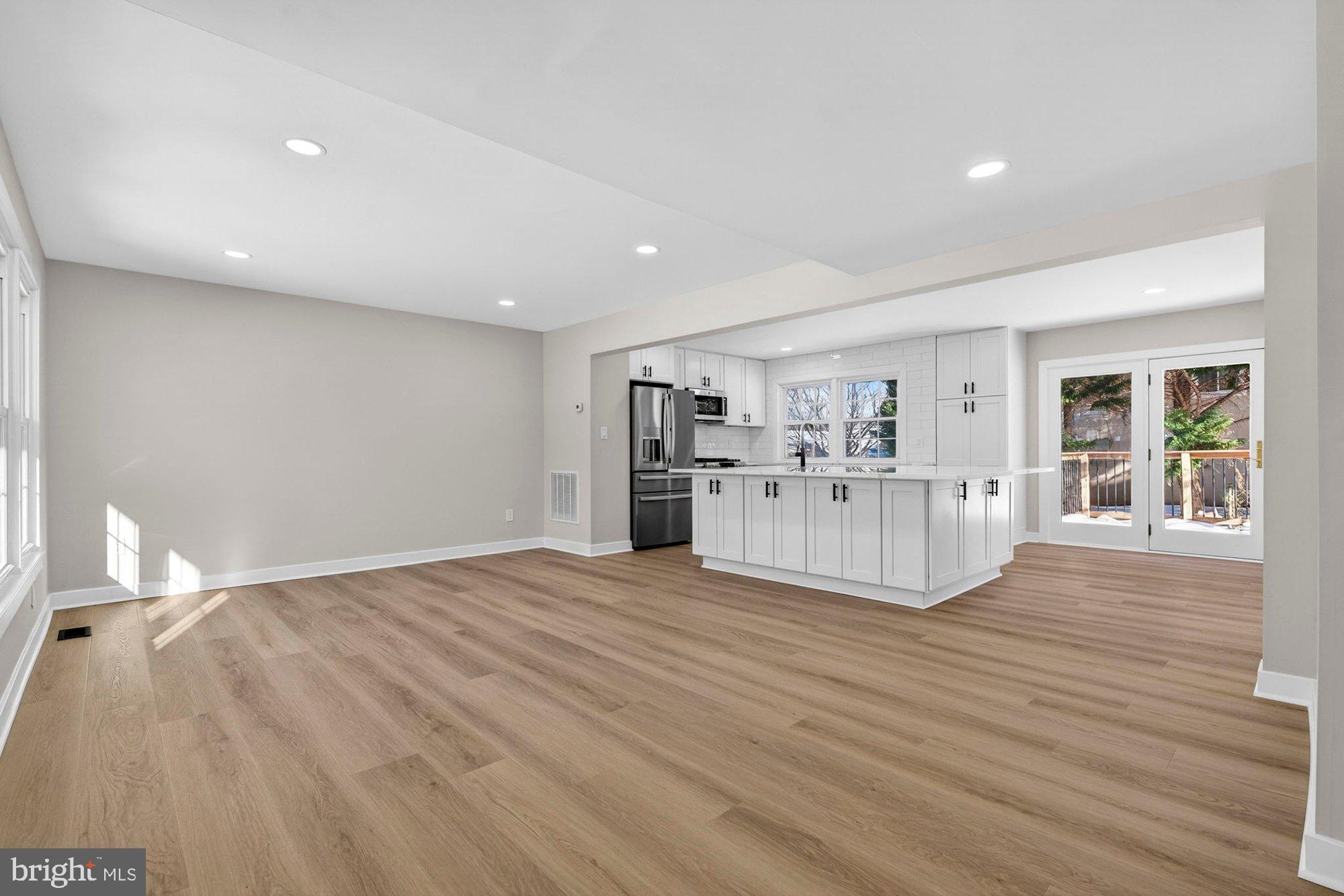 8612 Cottage Street Vienna, VA 22180 - Photo 8 of 61