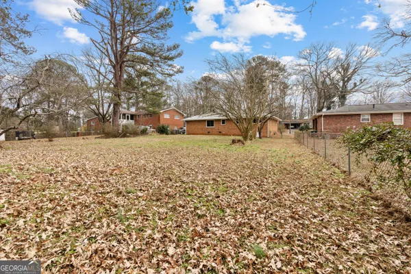 a front view of house with yard
