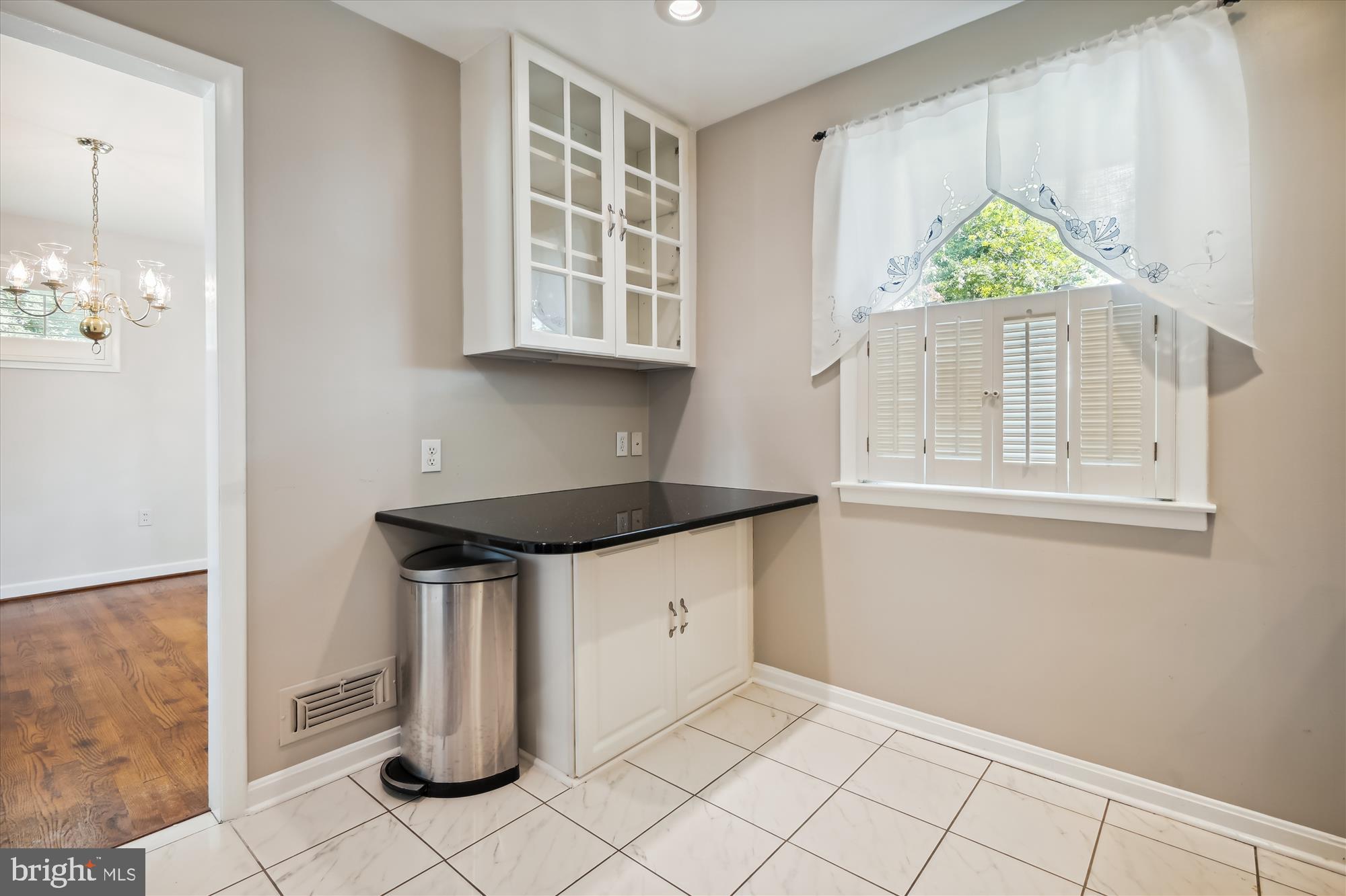377 Dutch Ship Road Pasadena, MD 21122 - Photo 13 of 49 Kitchen