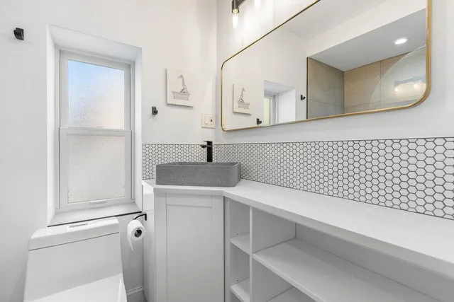 $999,999 | 422 Grand Street, Unit 3, Hoboken, NJ 07030