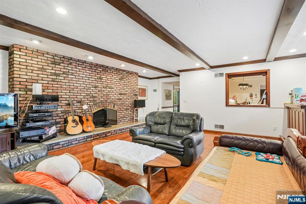 108 Morningside Road Paramus, NJ 07652 - Photo 10 of 45