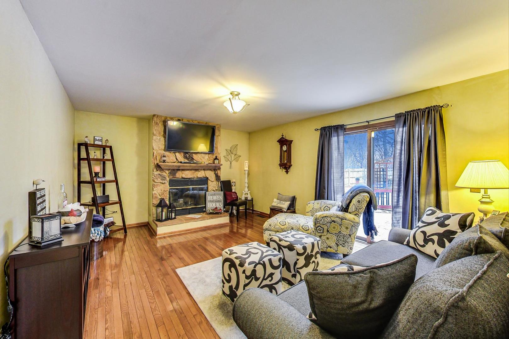 43 South Delany Road Gurnee, IL 60031 - Photo 11 of 27