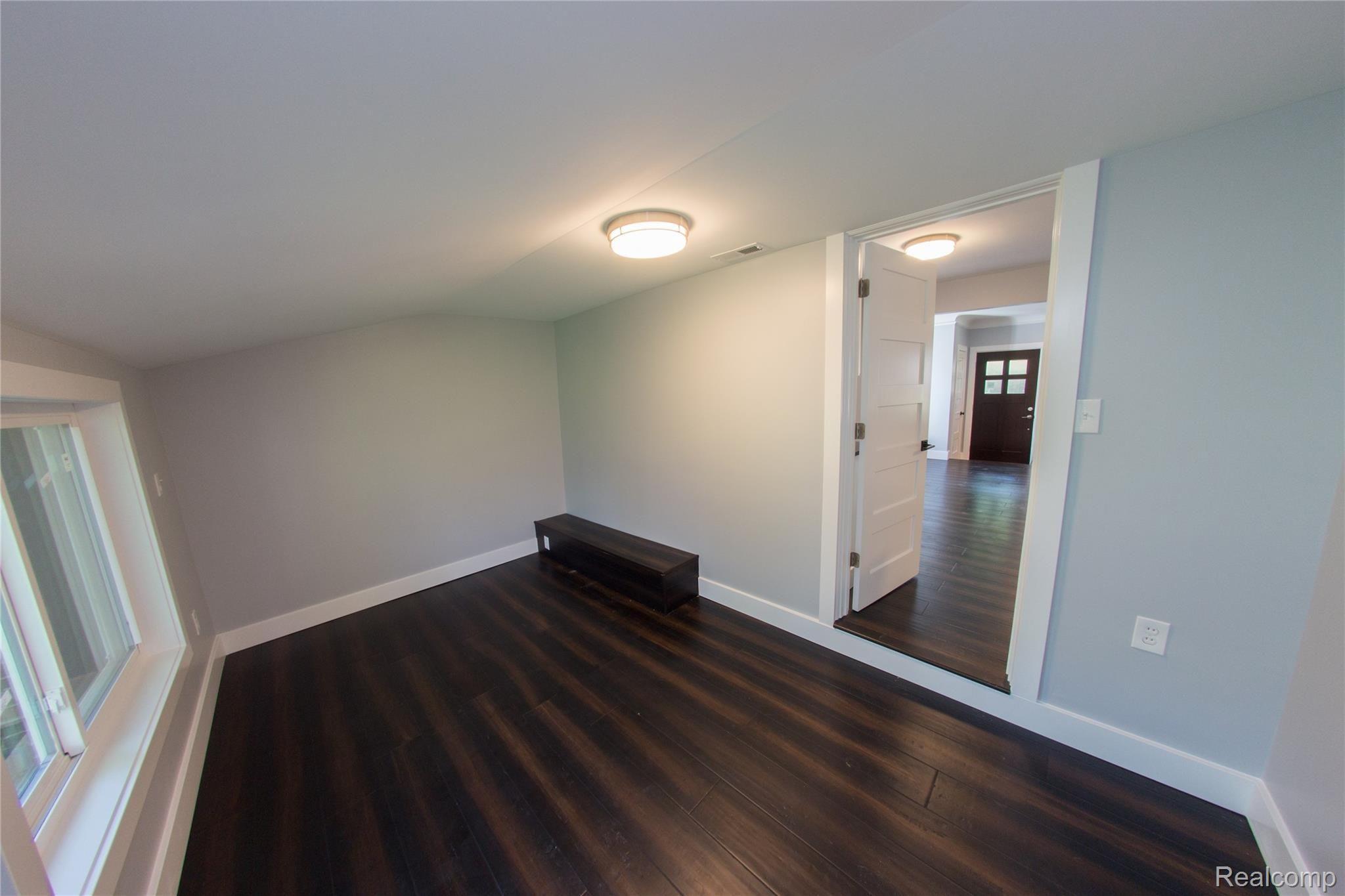 3266 Harvard Road Royal Oak, MI 48073 - Photo 52 of 60 Harvard RO-58.jpg