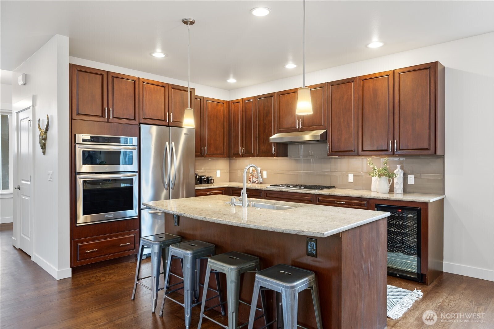 4840 48th Avenue Southwest Seattle, WA 98116 - Photo 12 of 40