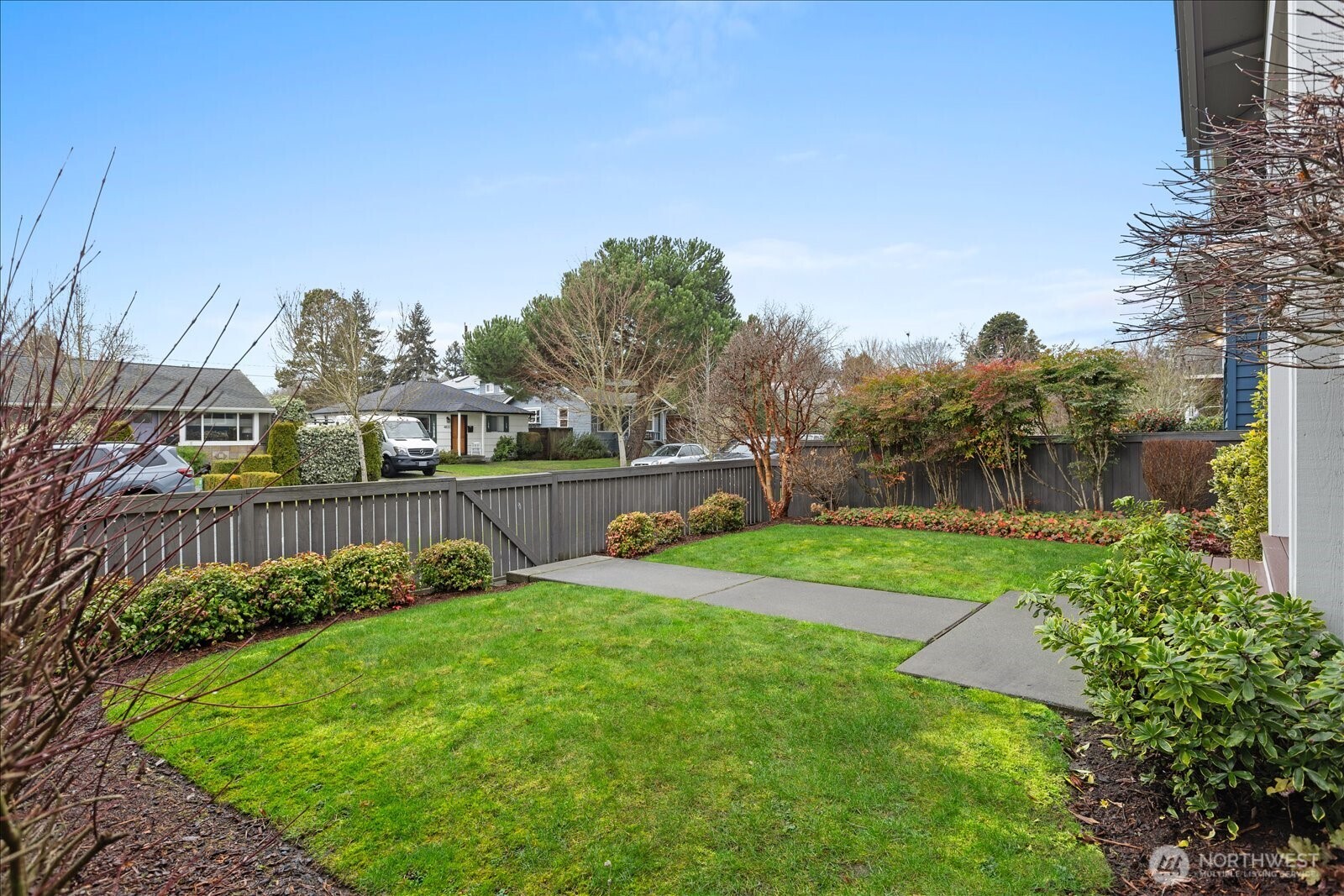 4840 48th Avenue Southwest Seattle, WA 98116 - Photo 2 of 40