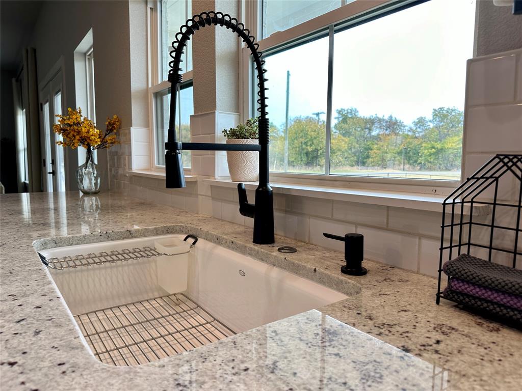 105 Proctor Lane Decatur, TX 76234 - Photo 14 of 40