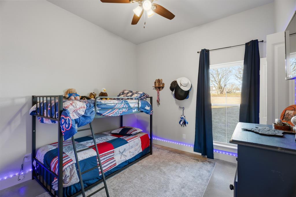 105 Proctor Lane Decatur, TX 76234 - Photo 31 of 40 Guest Bedroom