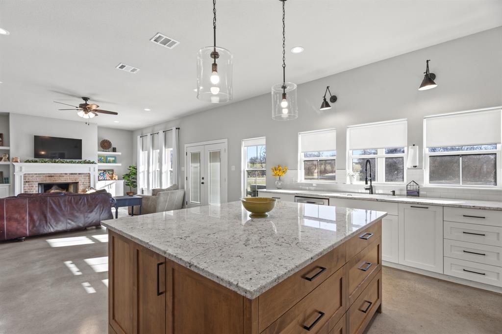 105 Proctor Lane Decatur, TX 76234 - Photo 10 of 40