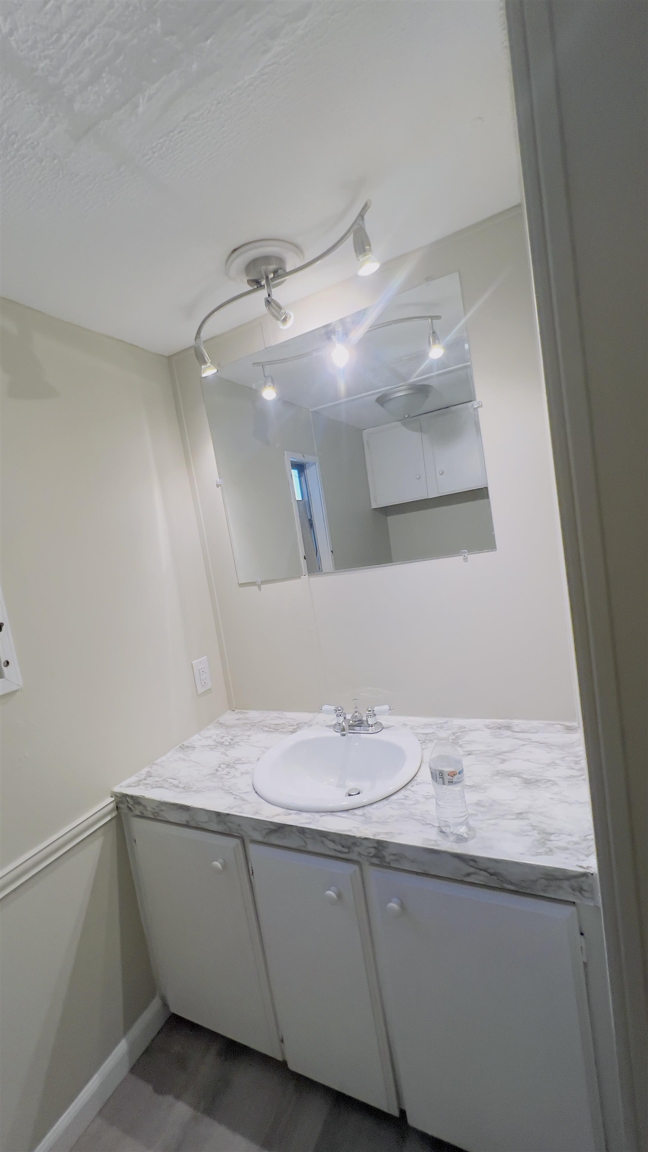 15 Juniper Street Exeter, NH 03833 - Photo 4 of 12