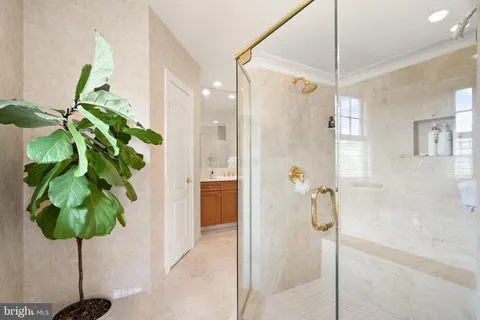 $2,400,000 | 7212 Farm Meadow Court, McLean, VA 22101