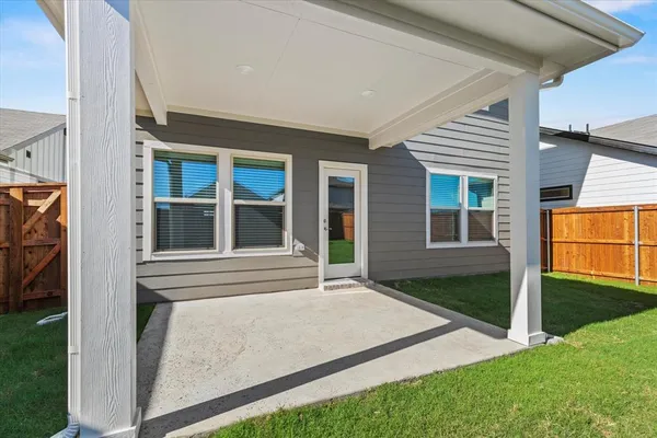 $2,100 | 3935 Worth Drive, Farmersville, TX 75442