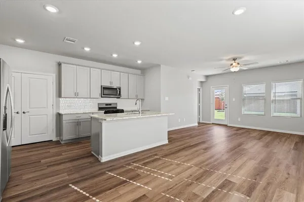 $2,100 | 3935 Worth Drive, Farmersville, TX 75442