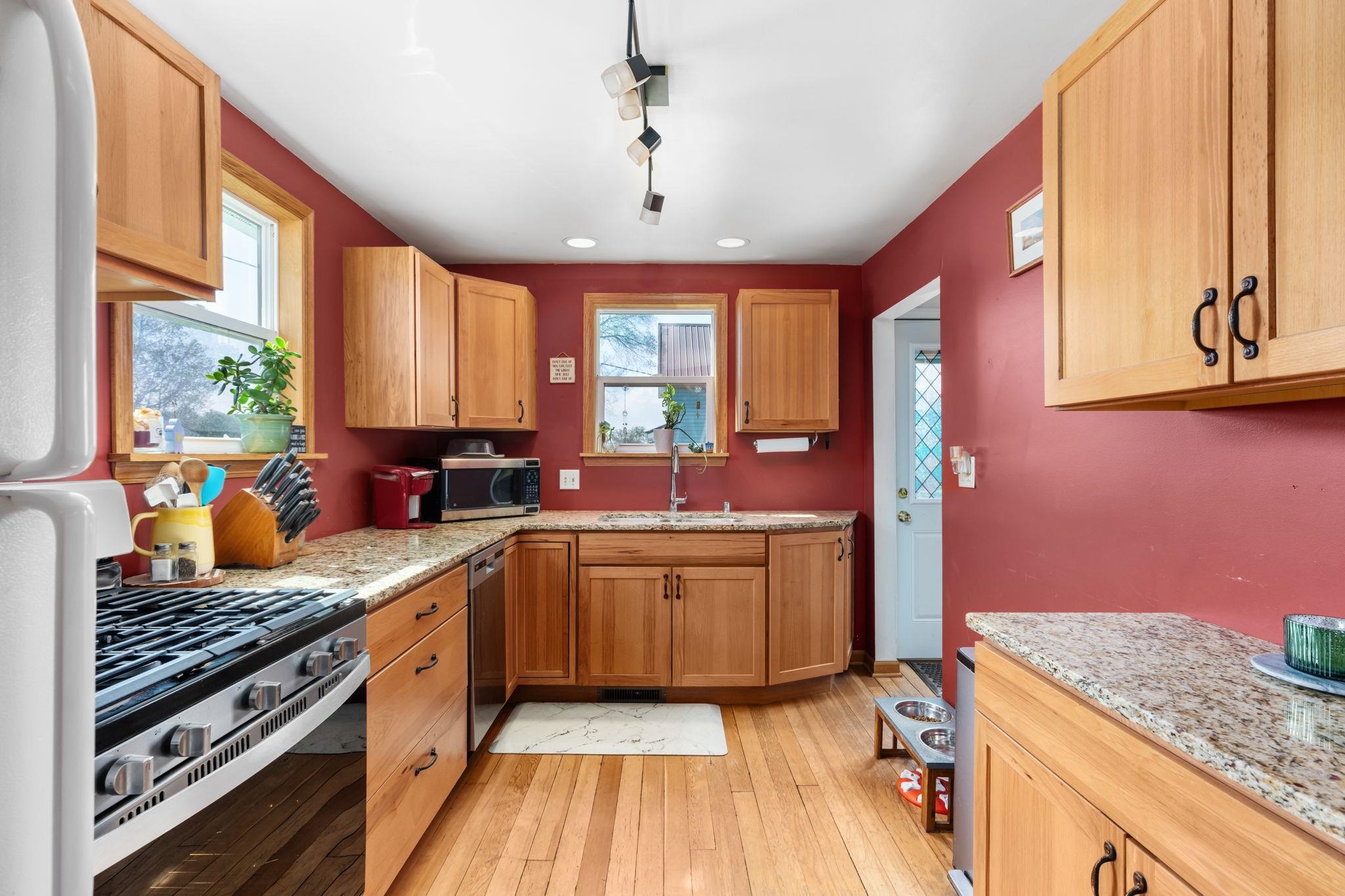 204 South 1st Street Brooklyn, WI 53521 - Photo 3 of 23