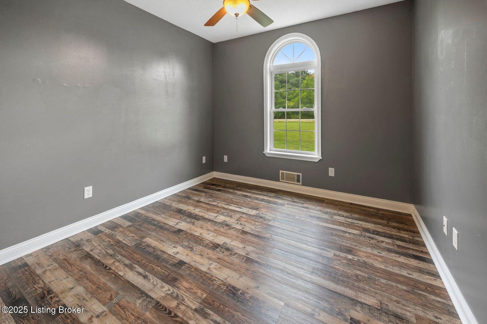 273 Belmont Road Lebanon Junction, KY 40150 - Photo 31 of 50 Bedroom 2