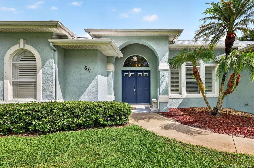 671 Southeast Pin Oak Terrace Stuart, FL 34997 - Photo 5 of 67