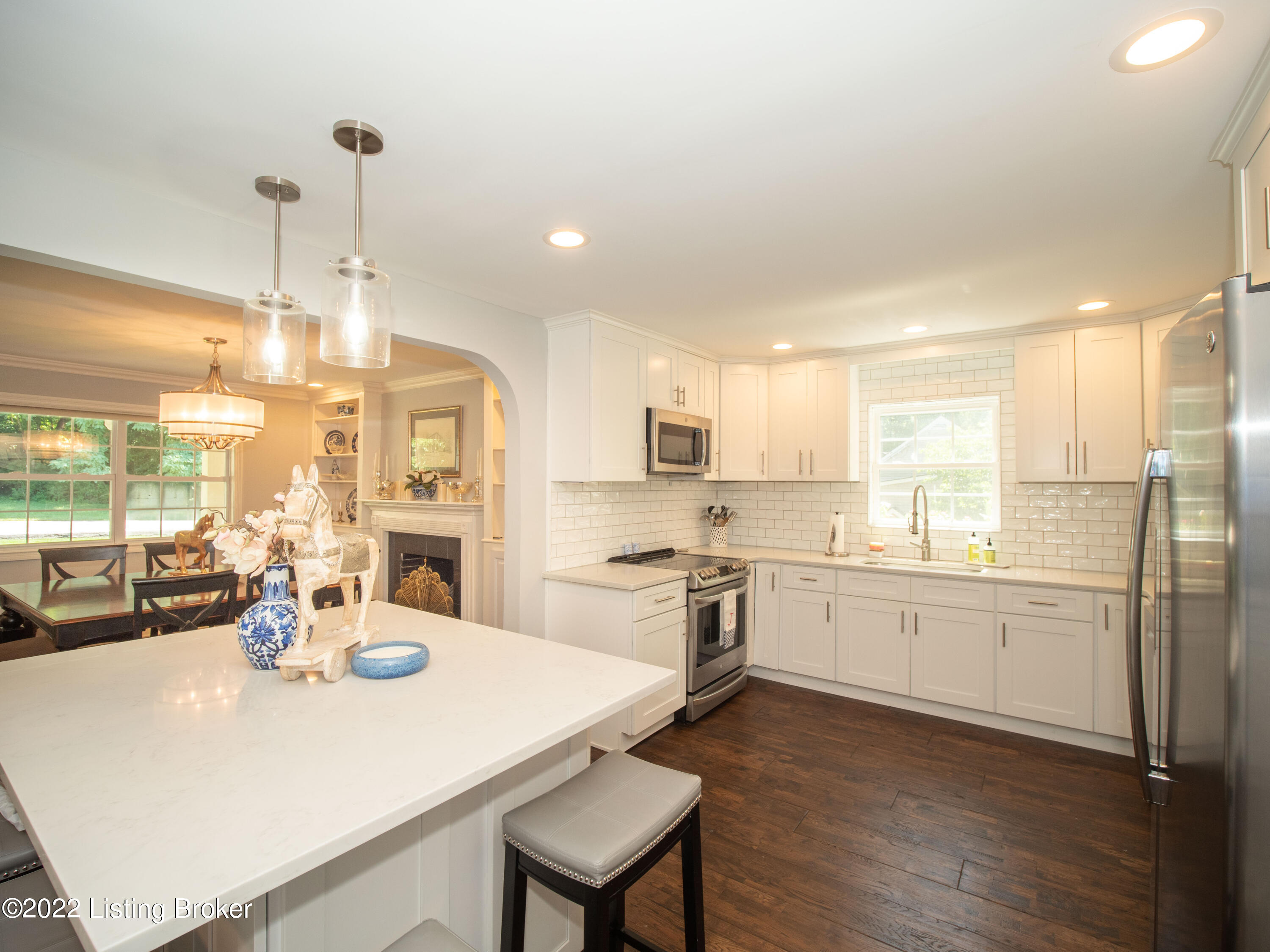 7206 Covered Bridge Road Prospect, KY 40059 - Photo 17 of 67 Subway tiled backsplash