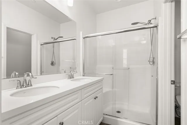 a view of backyard of the house