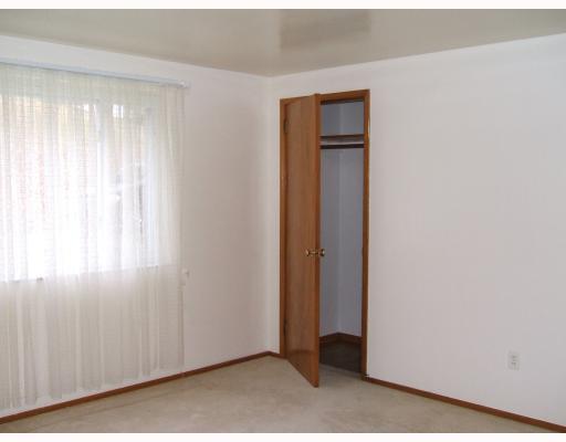 110 Spring Valley Lane Monaca, PA 15061 - Photo 14 of 18 Living Room.