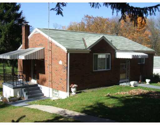 110 Spring Valley Lane Monaca, PA 15061 - Photo 3 of 18 Exterior Front.