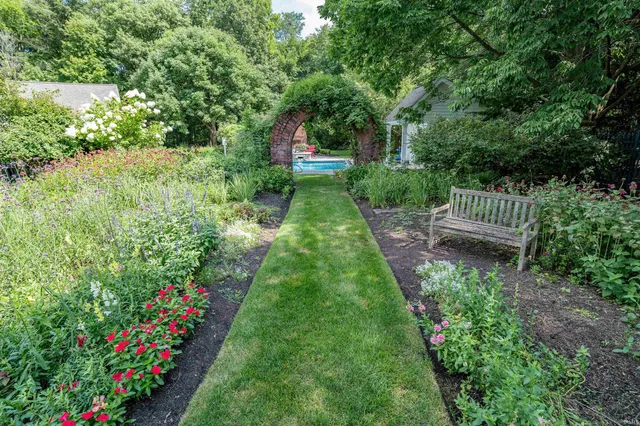 $2,199,900 | 5414 Abbeyhill Road, Fort Wayne, IN 46814