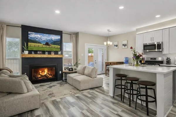 $2,400 | 5417 Texas Street, Unit A, Houston, TX 77011