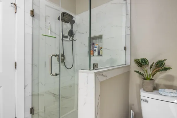 $2,400 | 5417 Texas Street, Unit A, Houston, TX 77011