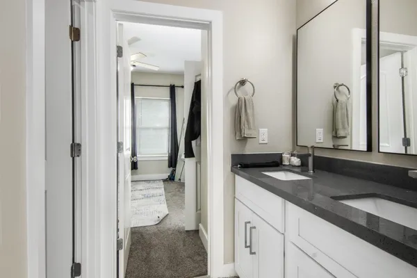 $2,400 | 5417 Texas Street, Unit A, Houston, TX 77011