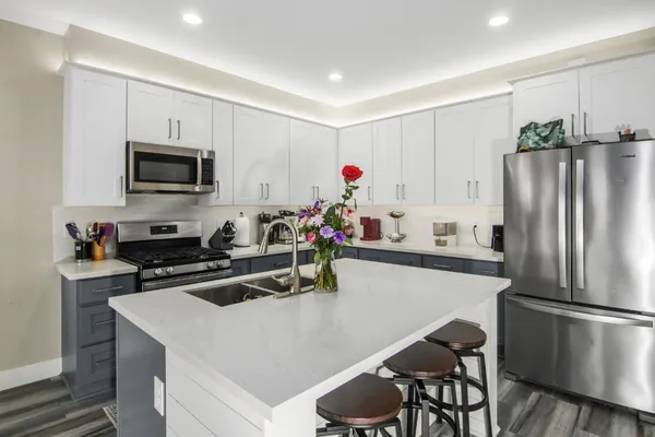 $2,400 | 5417 Texas Street, Unit A, Houston, TX 77011