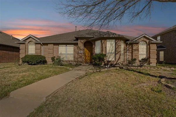 $2,900 | 3509 Manor Drive, Rowlett, TX 75089