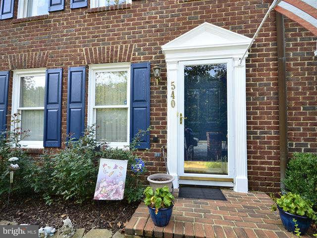 540 Tschiffely Square Road Gaithersburg, MD 20878 - Photo 2 of 24 Exterior (Front)