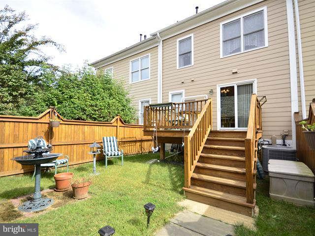 540 Tschiffely Square Road Gaithersburg, MD 20878 - Photo 20 of 24 Exterior (Rear)