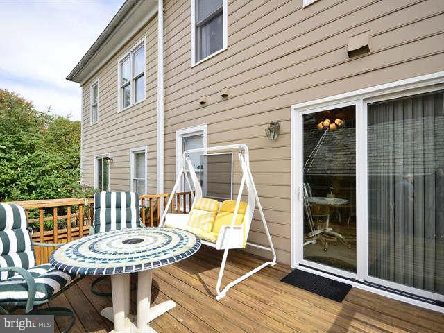 540 Tschiffely Square Road Gaithersburg, MD 20878 - Photo 22 of 24 Exterior (Rear)