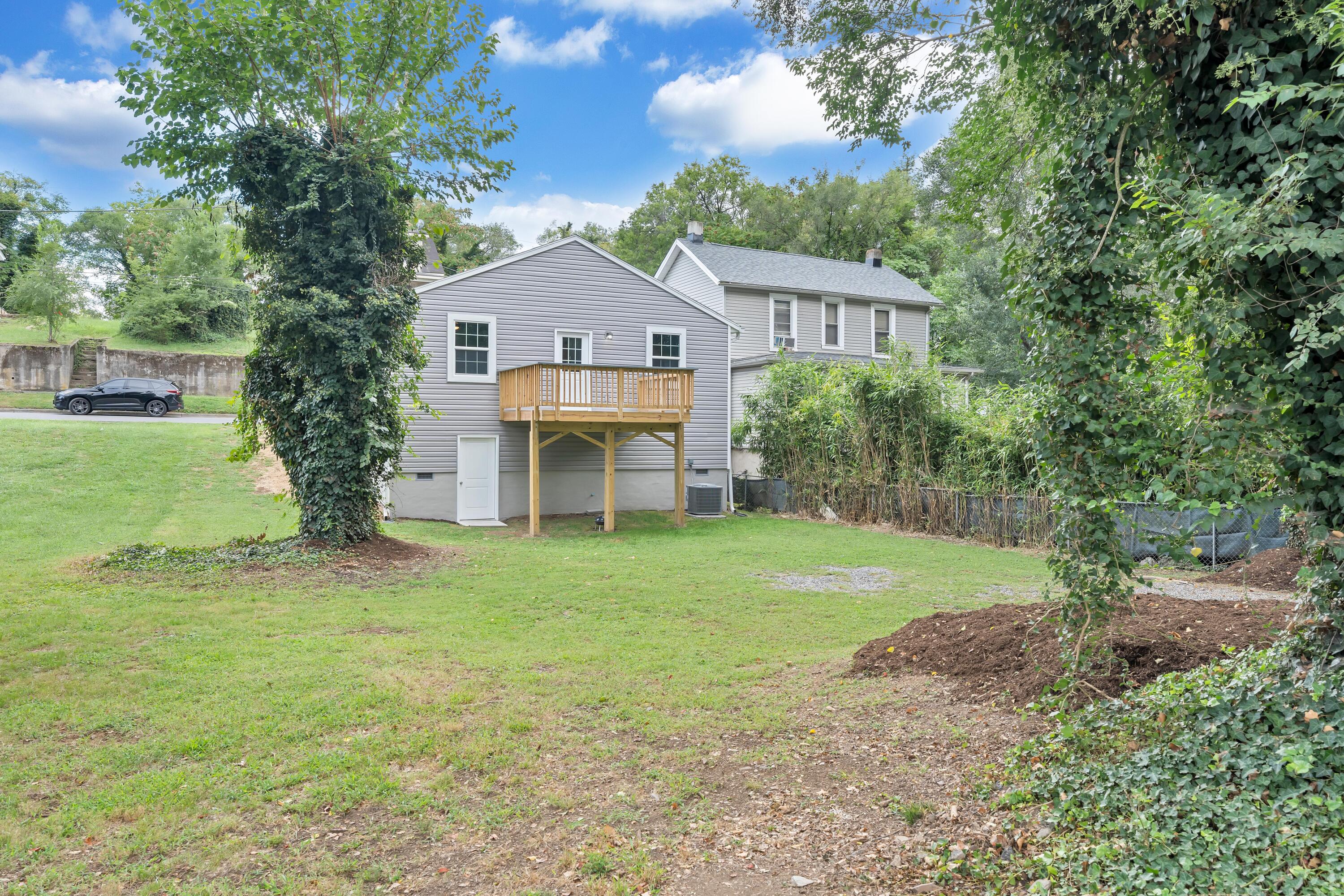 607 Rutherford Avenue Northwest Roanoke, VA 24016 - Photo 29 of 30 IMG_1433