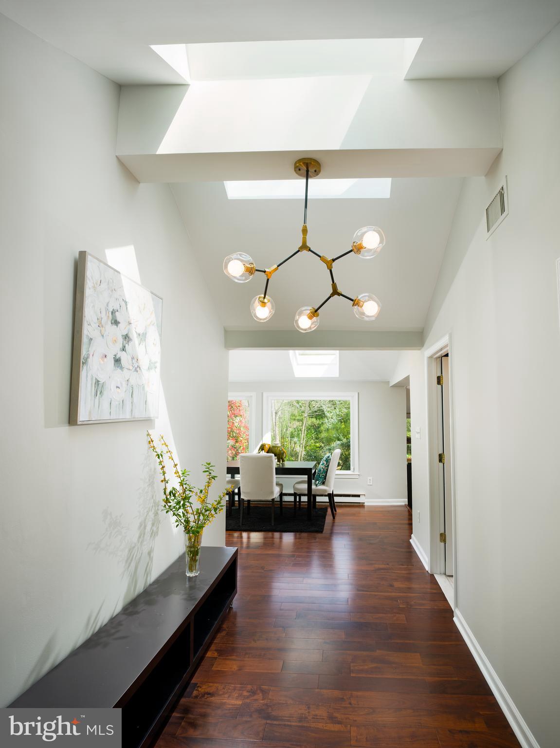 136 Biddulph Road Wayne, PA 19087 - Photo 13 of 35 Foyer